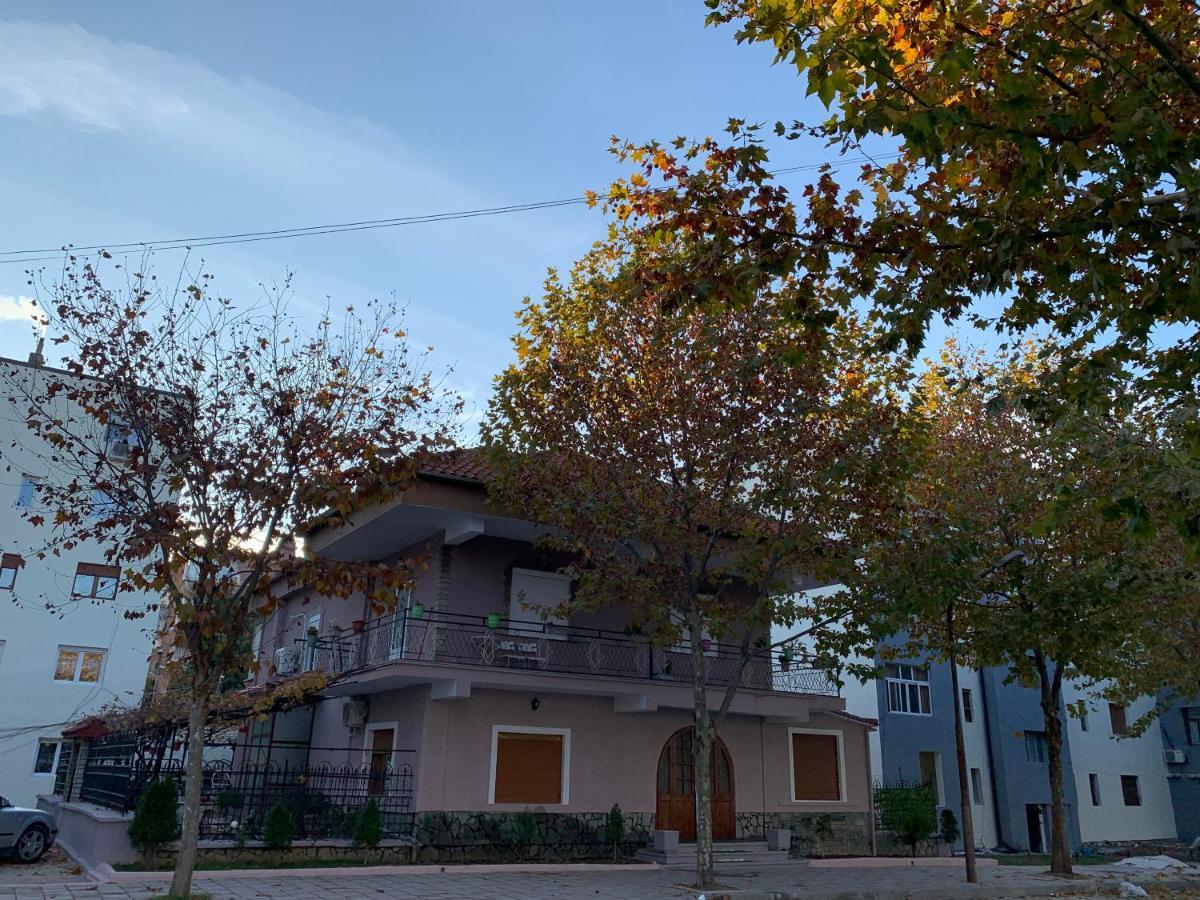 Vila Spaho Korce Bagian luar foto