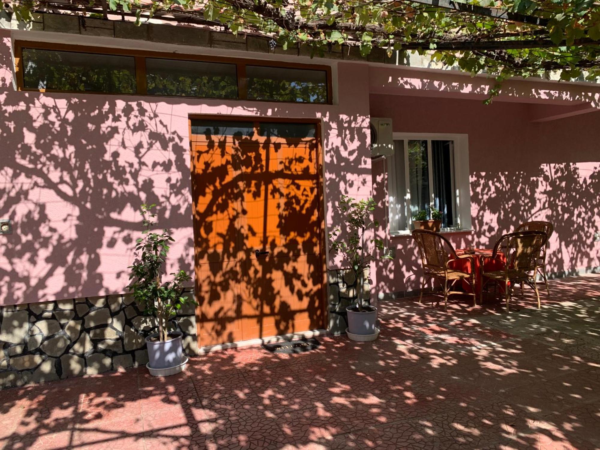 Vila Spaho Korce Bagian luar foto