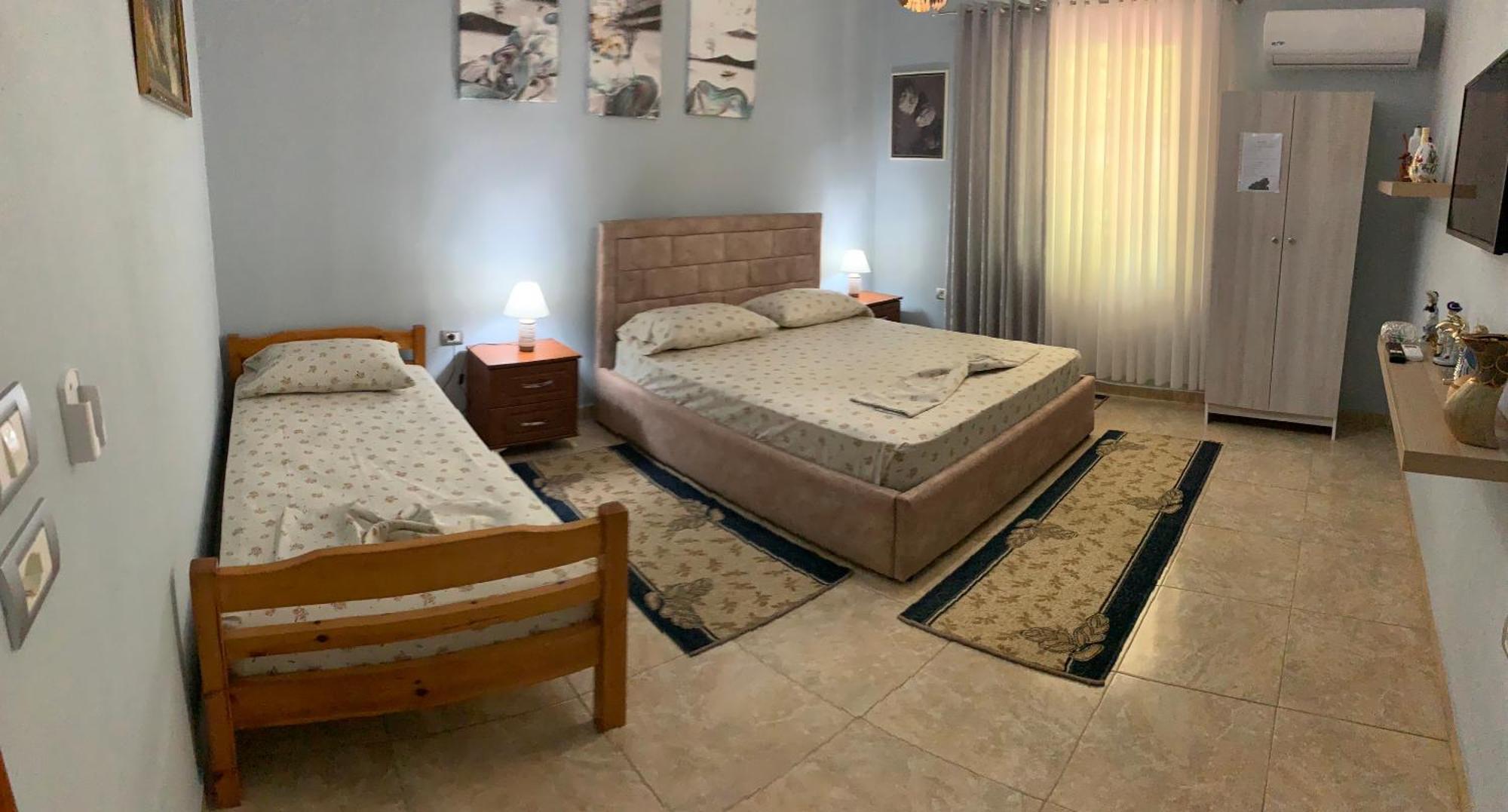 Vila Spaho Korce Bagian luar foto