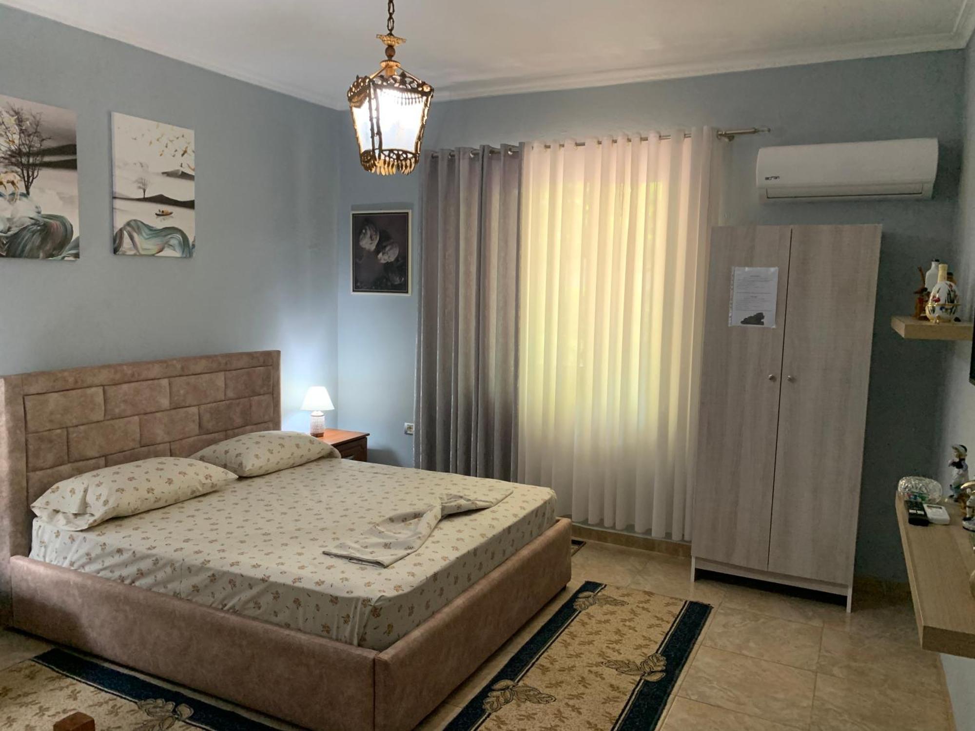 Vila Spaho Korce Bagian luar foto